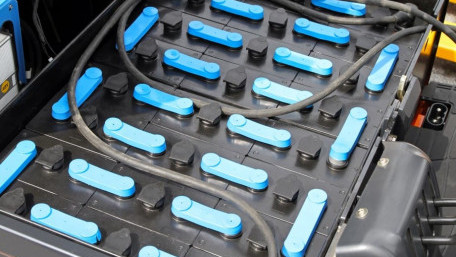 Batteries Improve Runtime by 53% at 39°F/4°C and Below