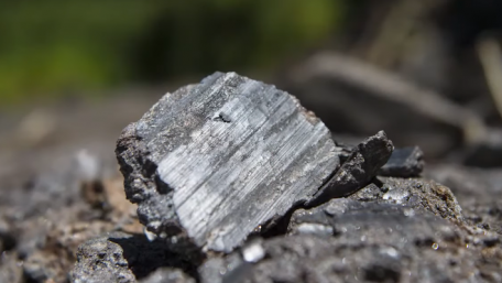 Tesla, Squeezed by a Strained Supply of Graphite, Strikes Deal
