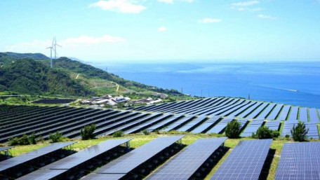 Renewable Energy Now Accounts for a Third of Global Power Capacity