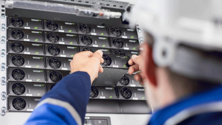 Infineon GaN Switches enable 98% Efficient 3kW AC-DCs from Eltek