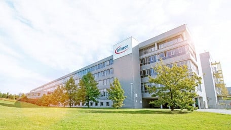 Infineon Opening Development Center for Automotive Electronics and AI in Dresden