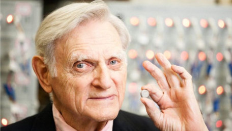 John B. Goodenough: The Brilliant Mind Behind the Revolutionary Lithium-Ion Battery