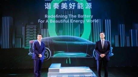 Large Scale Storage Optimized with IoT-based Battery Life-cycle Management