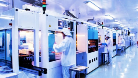 For Cheaper Solar Cells, Thinner Really is Better