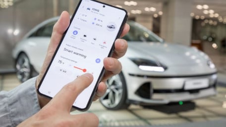Samsung Connects Tesla to the Internet of Things