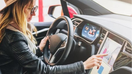LED Backlight Driver with Integrated LCD Bias for Automotive Infotainment
