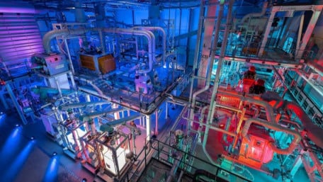How Mercedes-Benz Recycles 96% of Its EV Battery Materials 