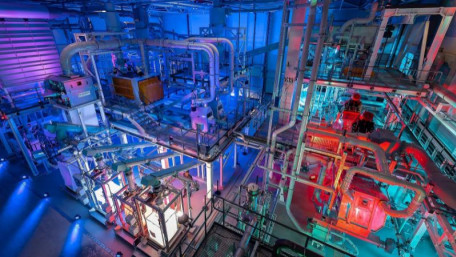 How Mercedes-Benz Recycles 96% of Its EV Battery Materials 