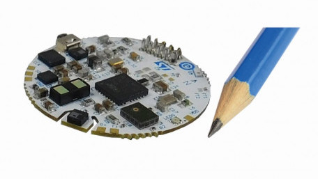 Coin-Shaped Dev Kit Delivers Sensor Fusion, Voice Capturing, and Bluetooth 5.0