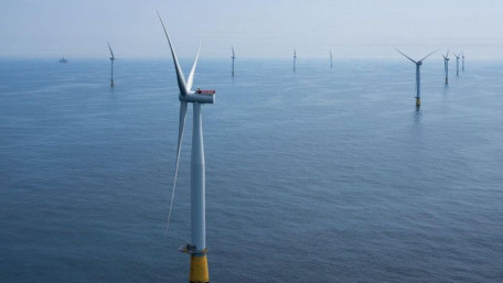 Floating Offshore Wind Farm Powers Oil and Gas Fields in Norway