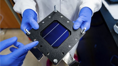 Researchers Create ‘Perfect Crystal’ 2D Perovskites in Solar Cell