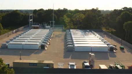Biz Briefs: LFP Batteries, MOSFETs, EV Chargers, and Solar