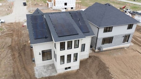 Net-Zero House Uses PV, Thermal Battery, and Heat Pump Combo