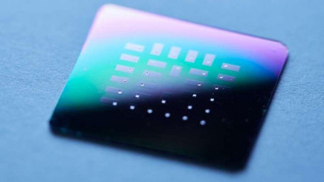 Ultra-thin Glucose Fuel Cells for Medical Implants