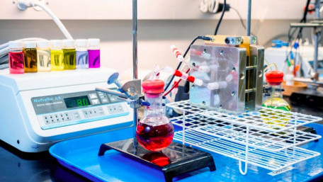 Redox Flow Battery Made of Chromium with Organic Binding Generates 2.13V