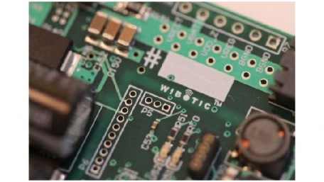 WiBotic Provides 300W Of Wireless Charging Power For Drones And Marine Robotics