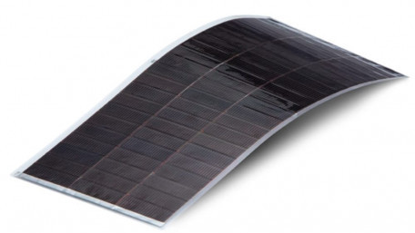 Flying Cell Towers Enabled by 29.1% Efficient Single-Junction GaAs Solar Cells