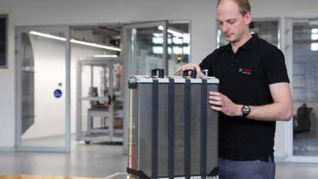 Bosch Partners on Volume Production of Hydrogen Fuel Cells for Trucks and Cars