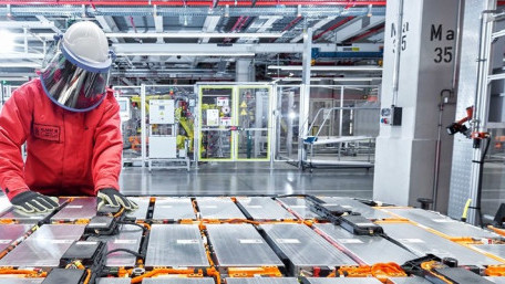 As Demand for EVs Soars, North American Graphite Processing Ramps Up Amidst Shortage Fears 