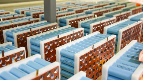 Safety Feature Reduces Fire Risk from Li-Ion Batteries