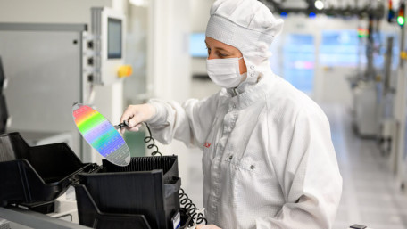 Advanced SiC Trench Gate MOSFET Technology for Automotive Applications