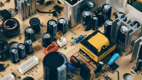 Design and Test Challenges of High-Voltage MIL-Aero Applications