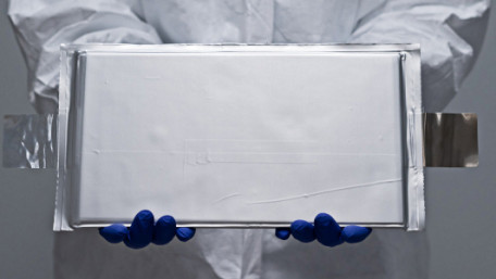 Factorial Energy Targets EVs with 40 Amp-hour Solid-State Battery