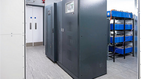 How Do Smaller FRDs Improve IGBT Performance in UPS PV Inverters?