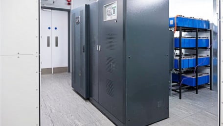 How Do Smaller FRDs Improve IGBT Performance in UPS PV Inverters?