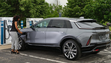 Ilika Scaling up Solid-State Pouch Battery Tech for EVs
