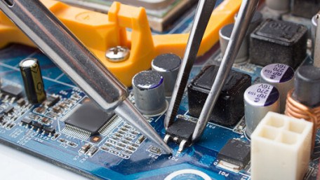 Integrated High-current Power Stage Offers Small Footprint for Processor Loads