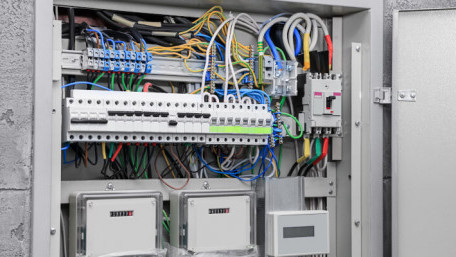 Motor Starters Part 6: Variable Frequency Drives