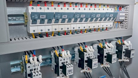Power Factor Correction: Reactive Power Compensation Methods