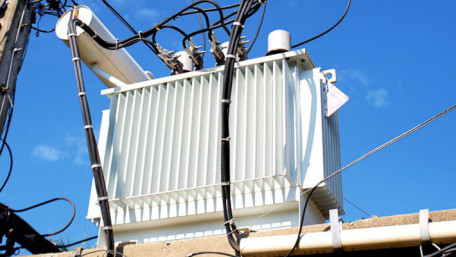 Pros and Cons: Three-Phase Transformer Connections