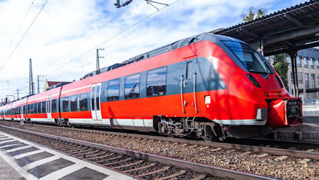 Quarter Brick DC-DC Power Supplies Designed for Rugged Railway Apps