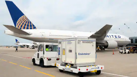United Airlines Invests in Battery Developer to Cut Ground Emissions