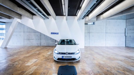 Siemens, MAHLE Team Up on Wireless EV Charging Development