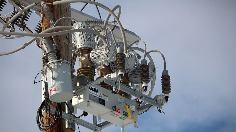Primary Distribution Systems—Part 2: Protective Devices, Automation
